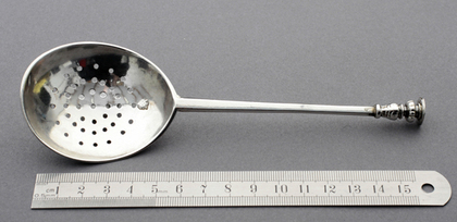 Charles I Seal Top Silver Communion Spoon - Daniel Cary, First Fifteen London Spoonmaker
